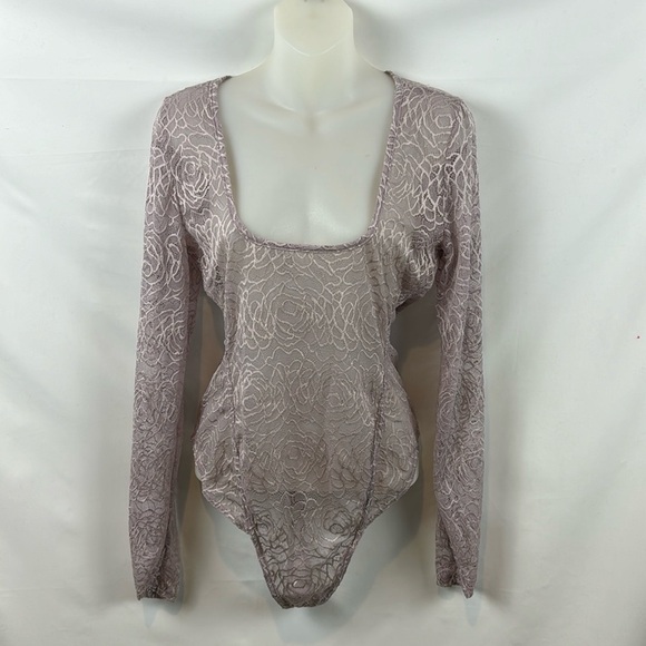 Free People Intimately In My‎ Head Sheer Lace Lilac Purple Bodysuit Size M - NEW - Picture 3 of 16